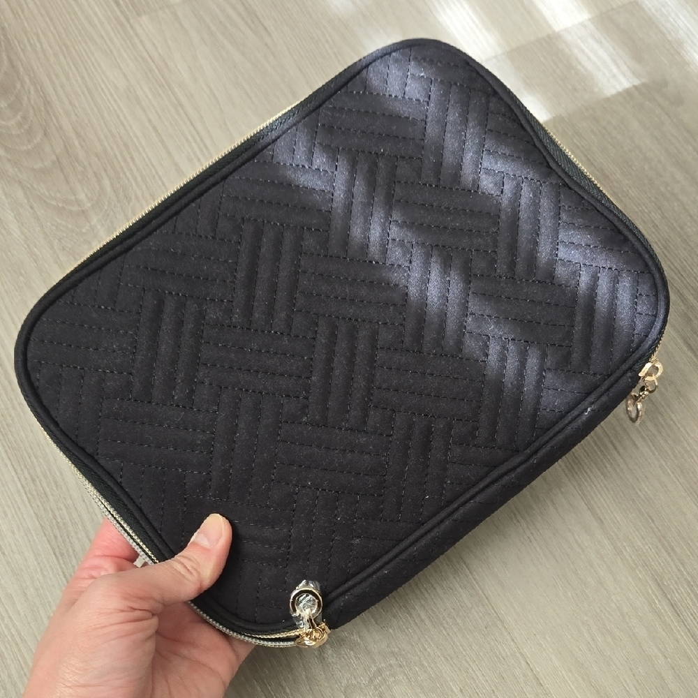 Stylish Black Electronic Organizer Bag - Picture 8 of 9